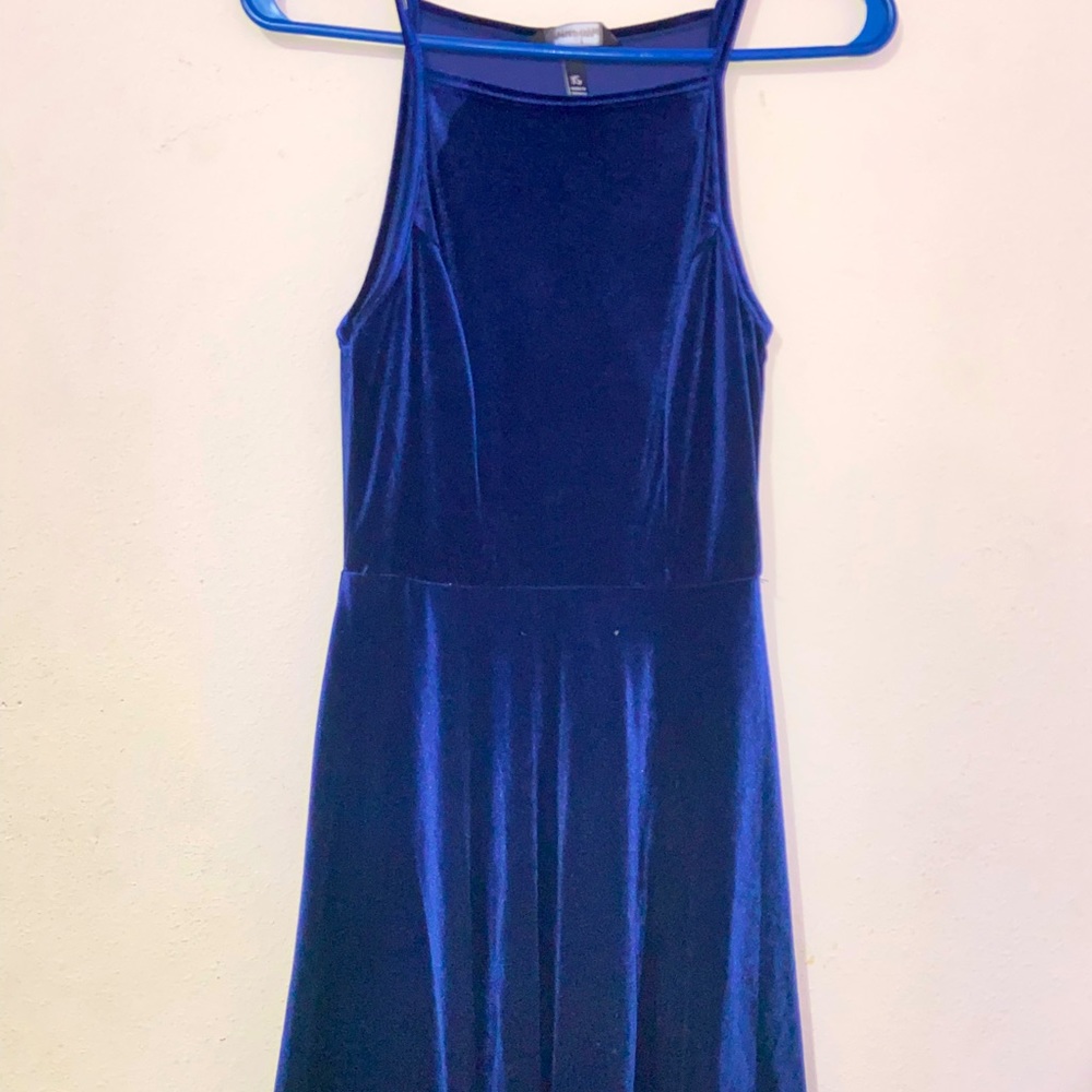 blue dress